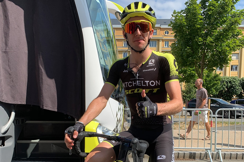 Simon Yates vom Team Mitchelton-Scott vor dem Start zur 7. Etappe der Tour de France 2019.